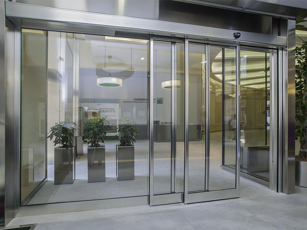 TELESCOPIC DOORS